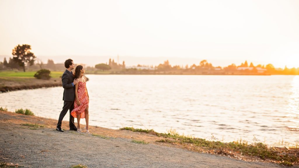 intimate engagement portrait poses