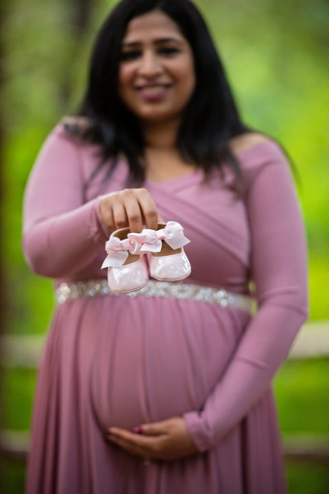 maternity portraits at the redwood nature preserve