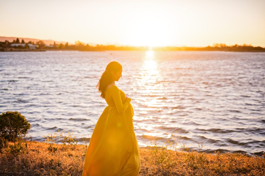 candid vs posed maternity portraits