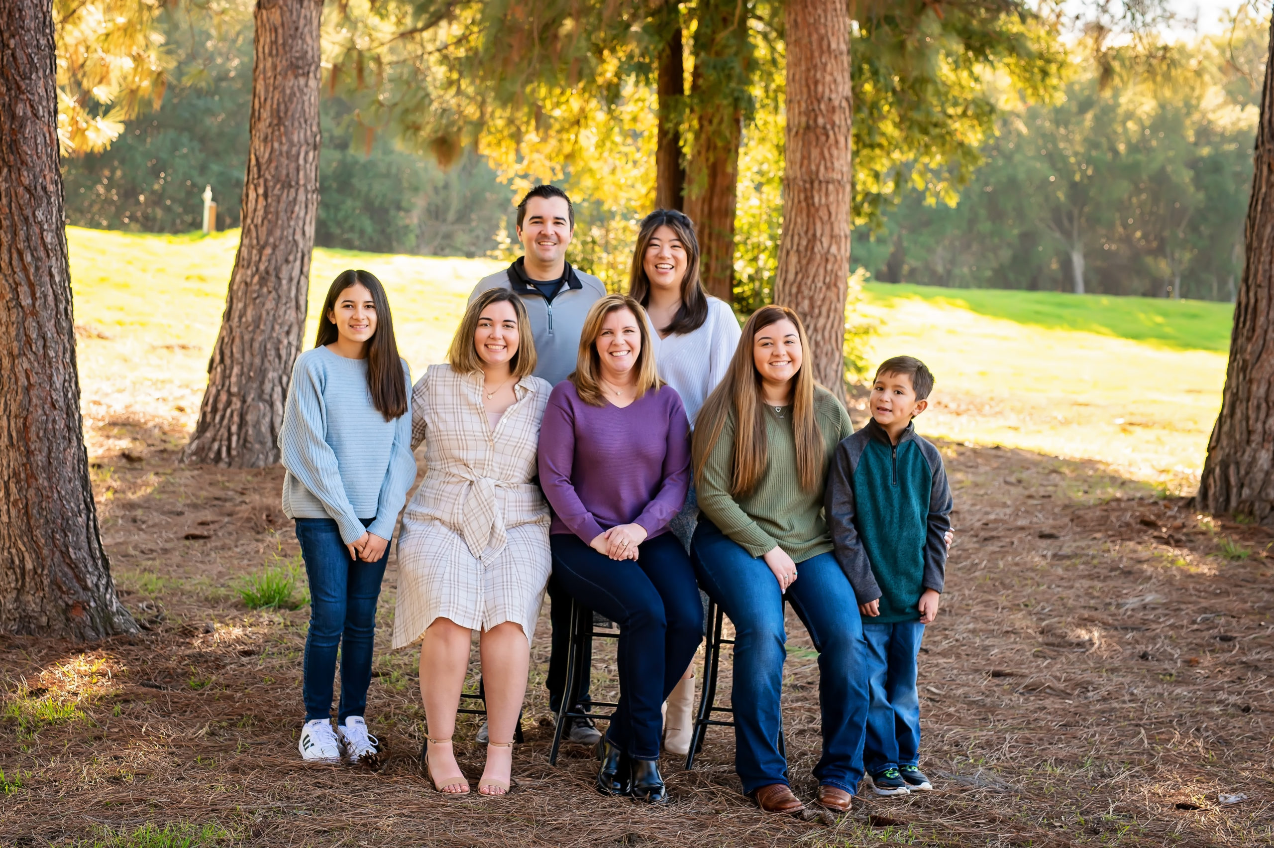 Tips for Group Poses and Family Posing | Big family photos, Large family  photos, Large family poses