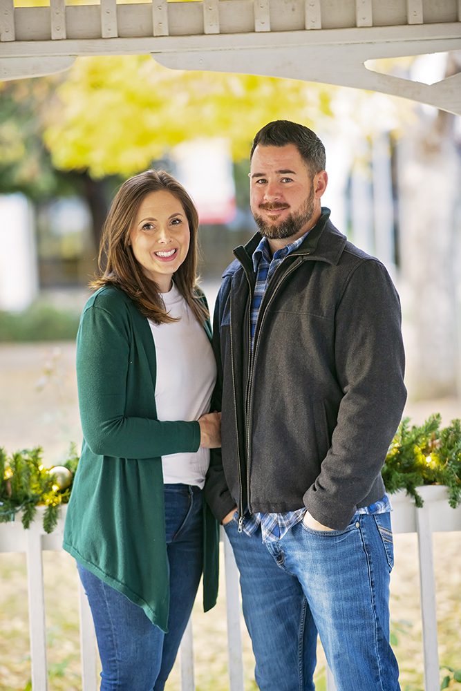 planning family portraits with extended family