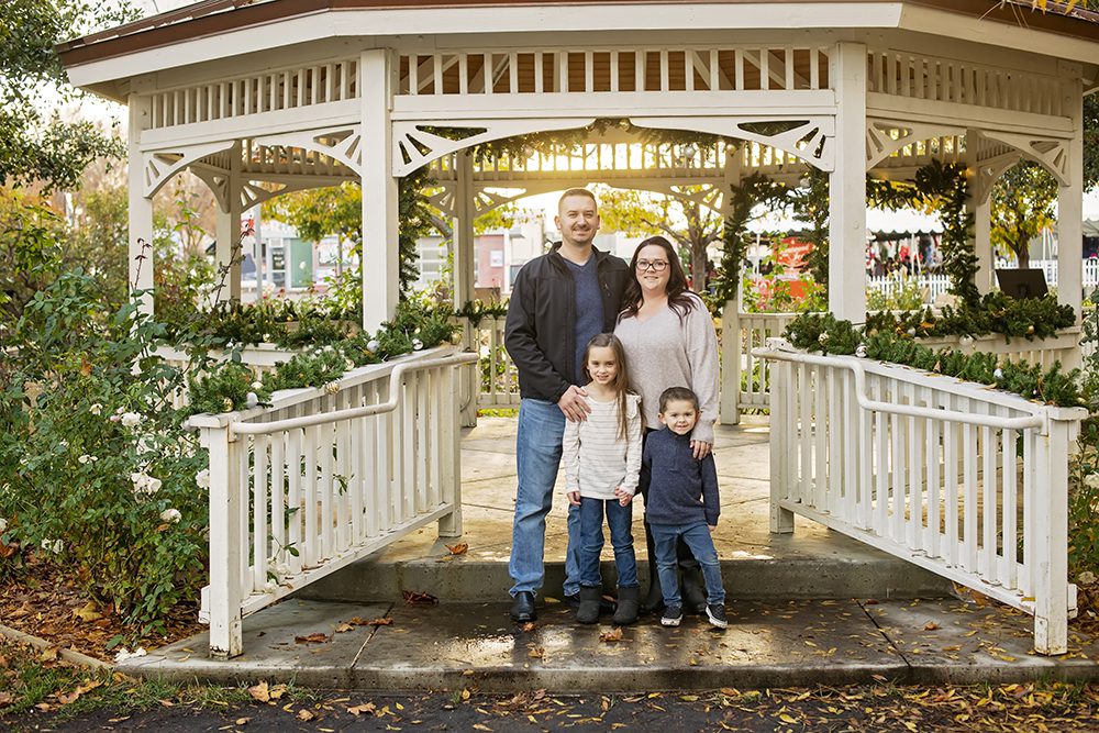 planning family portraits with extended family