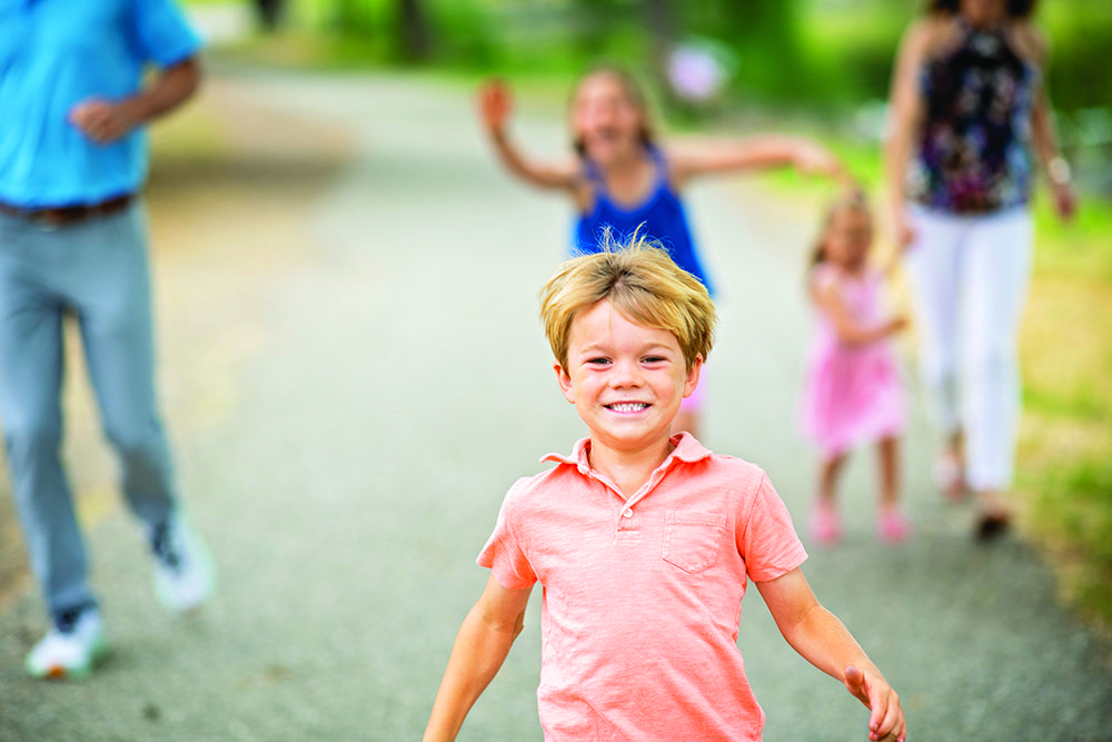 family portrait poses that kids love
