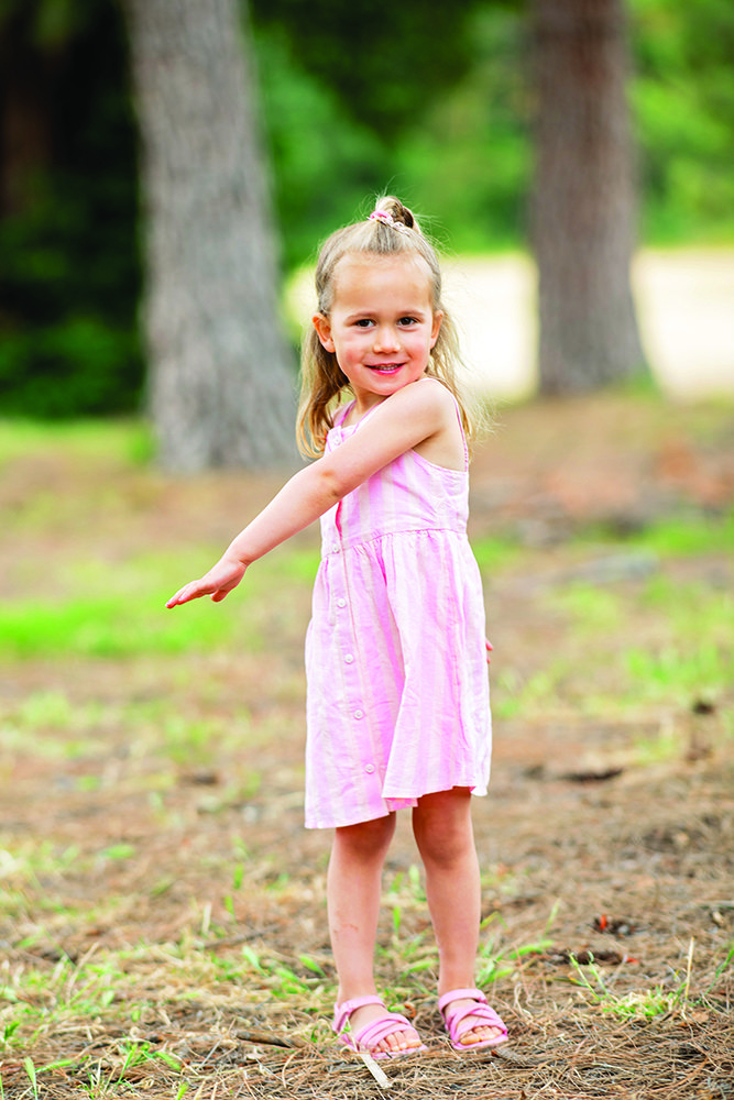family portrait poses that kids love