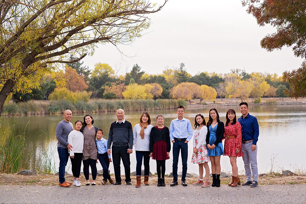 extended family portraits at hellyer park