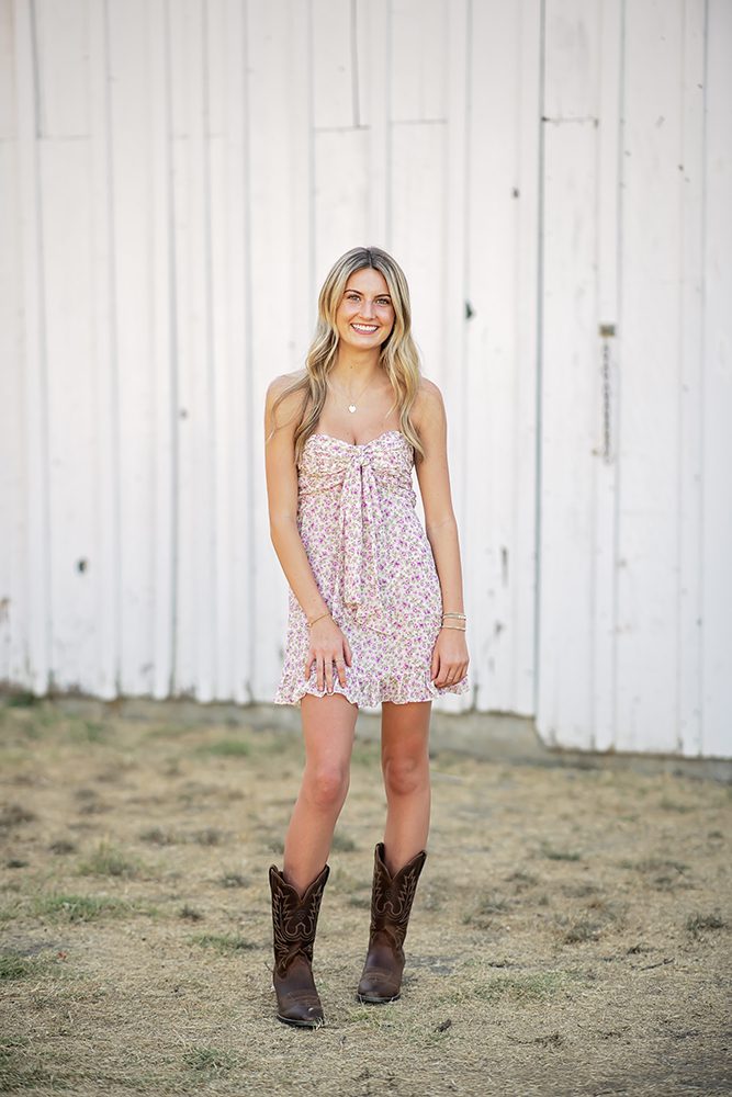 senior portraits at bernal ranch park