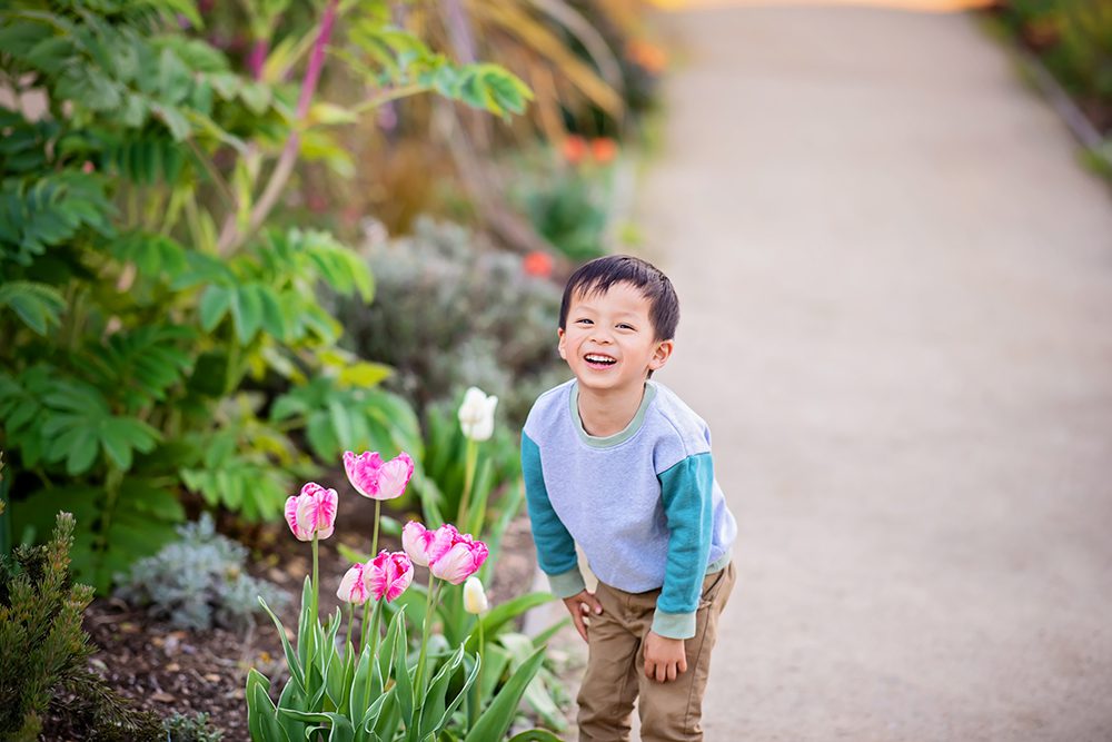 Evening Maternity Portraits at the Elizabeth Gamble Garden