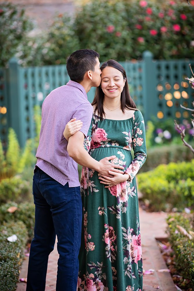 Evening Maternity Portraits at the Elizabeth Gamble Garden