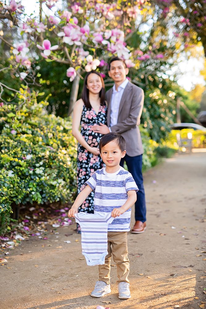 Evening Maternity Portraits at the Elizabeth Gamble Garden