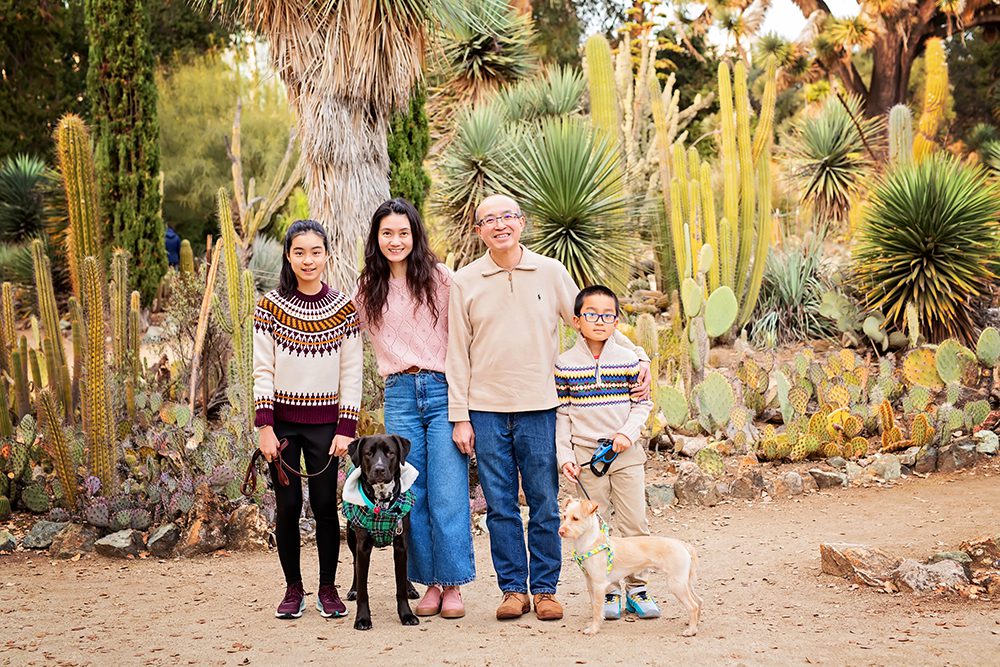 How To Take Family Portraits With Your Pets