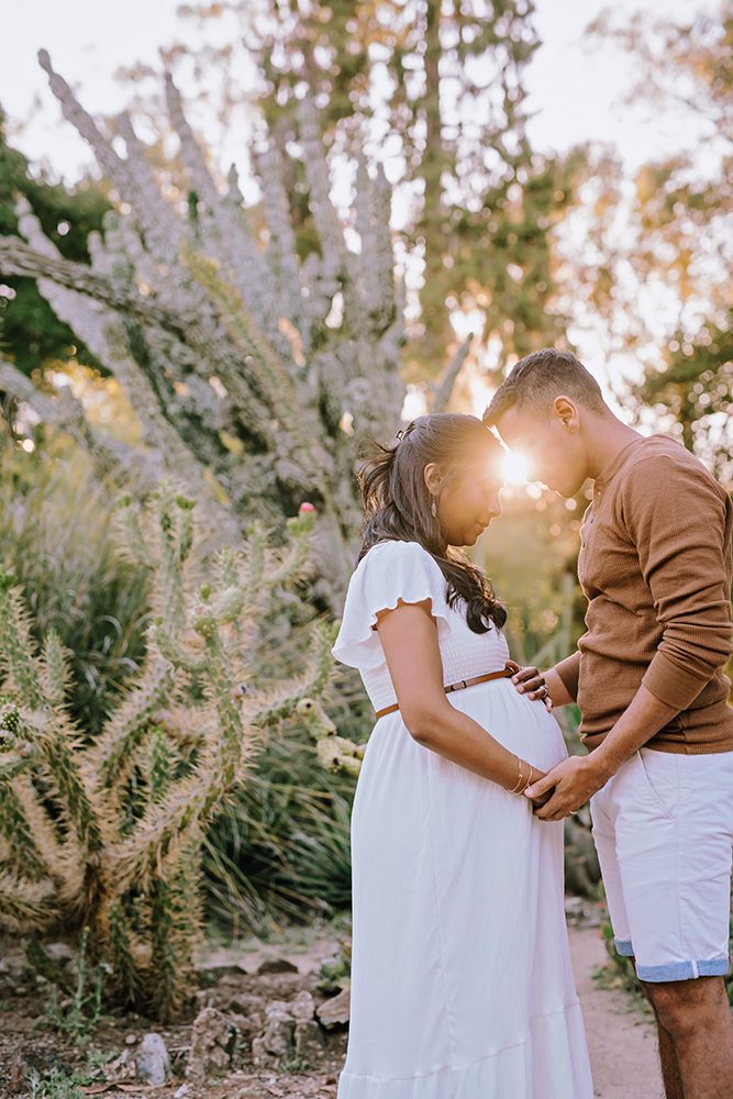 How to Keep Young Kids Engaged During Maternity Portraits