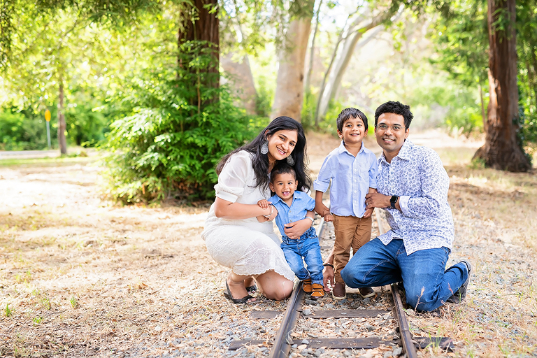 Tips for Posing Families Naturally