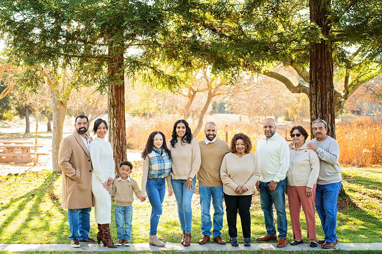 extended family portraits in San Jose