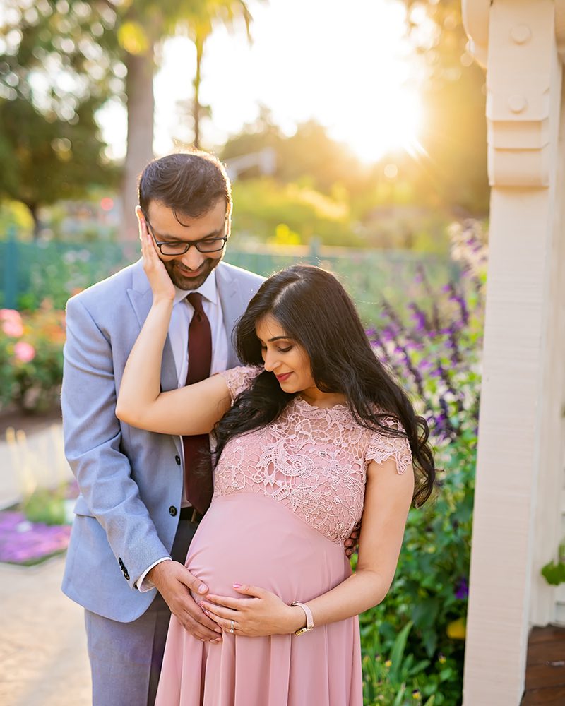 Golden Hour Maternity Portraits At The Elizabeth Gamble Garden