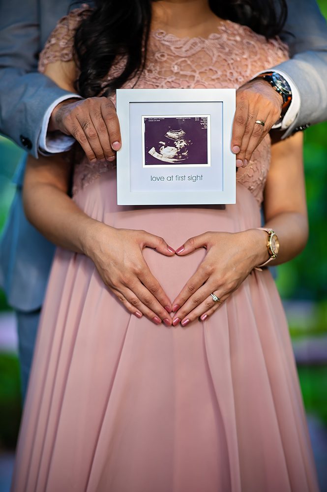 Golden Hour Maternity Portraits At The Elizabeth Gamble Garden