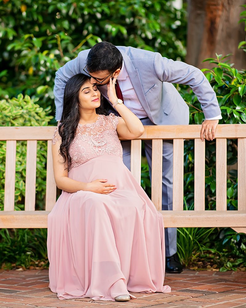 Golden Hour Maternity Portraits At The Elizabeth Gamble Garden