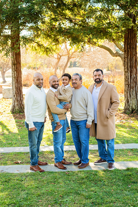 extended family portraits in San Jose