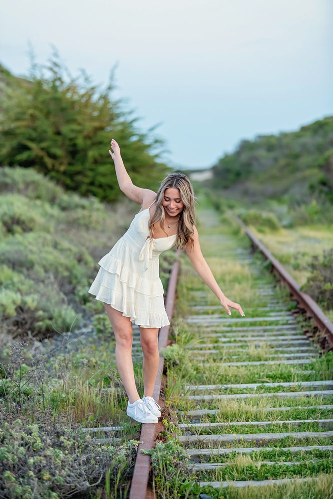 Beach senior portraits at Shark Fin Cove