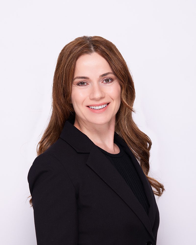 Best Colors To Wear For Headshots