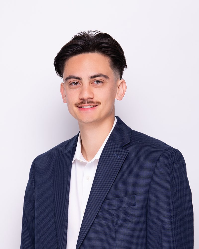 Best Colors To Wear For Headshots