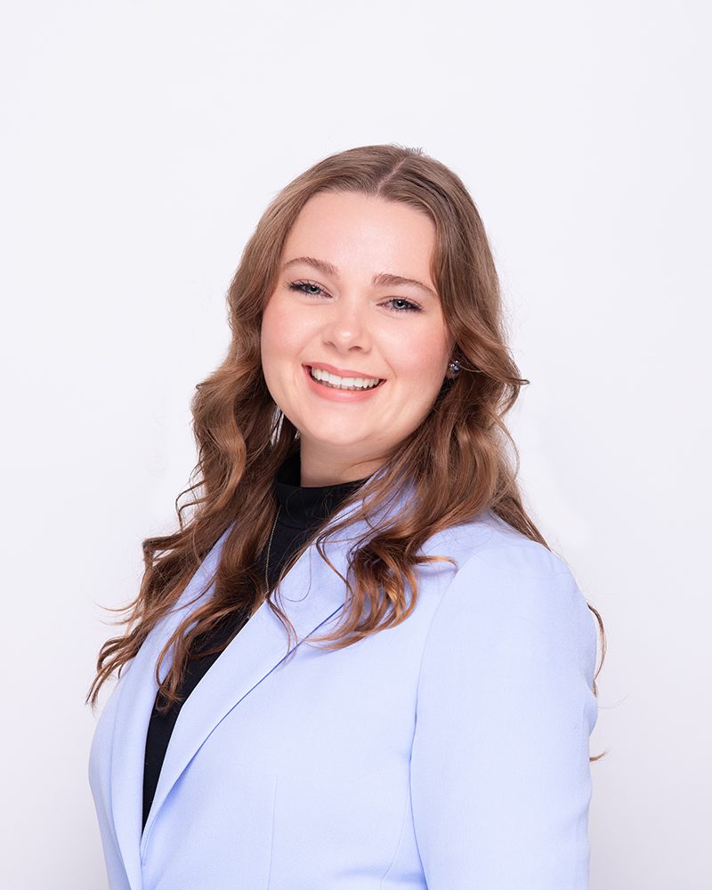 Best Colors To Wear For Headshots