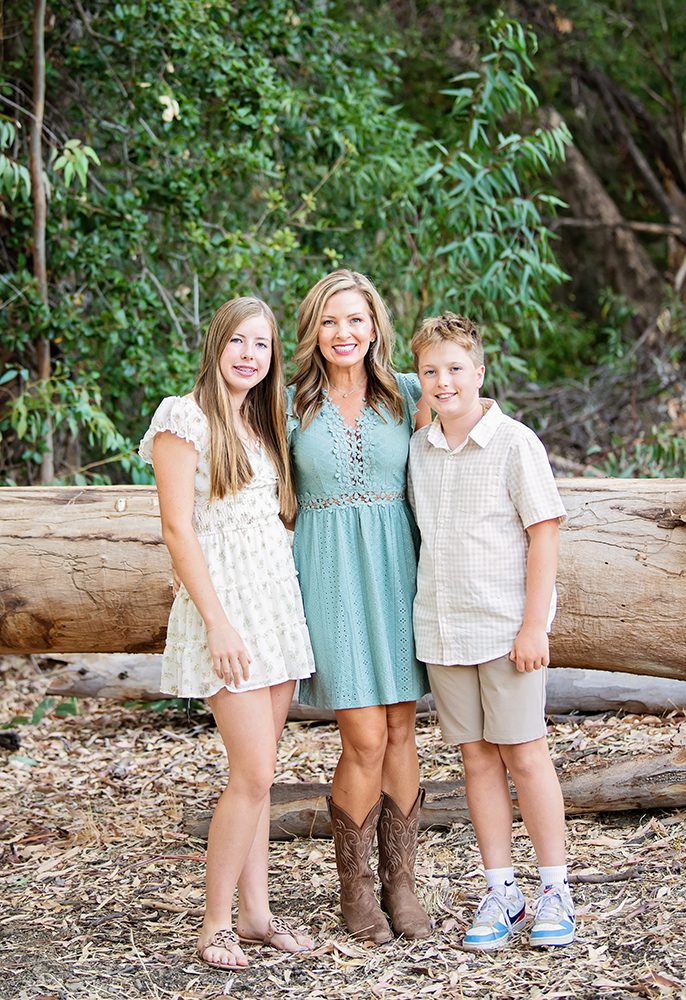 golden hour extended family portraits at Vasona Park