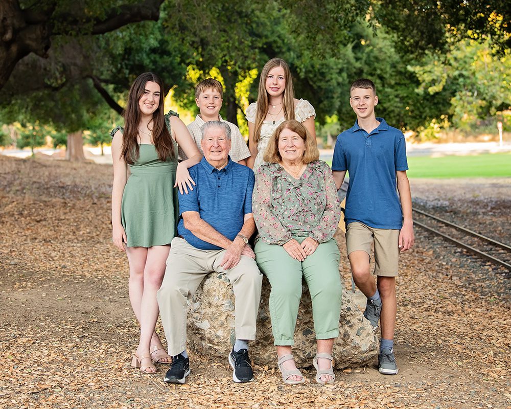 golden hour extended family portraits at Vasona Park