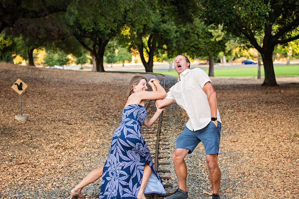 golden hour extended family portraits at Vasona Park