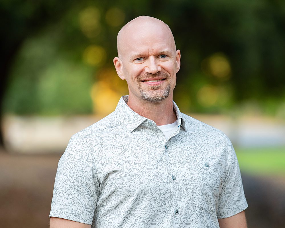 golden hour extended family portraits at Vasona Park
