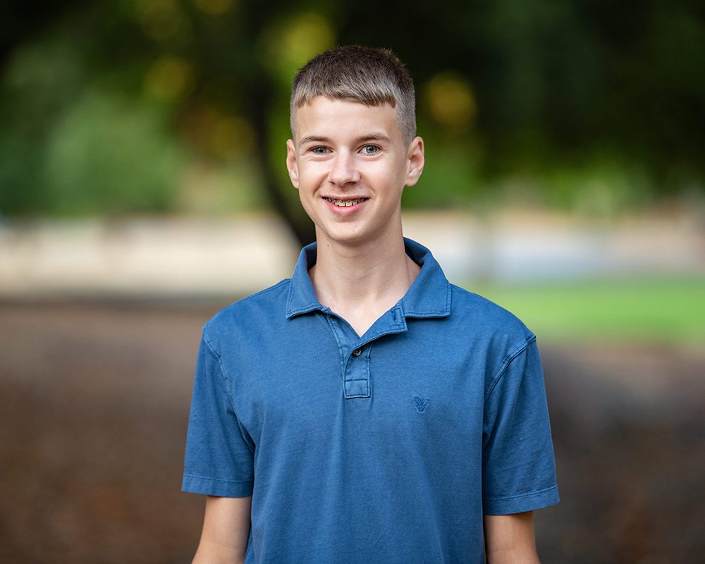 golden hour extended family portraits at Vasona Park