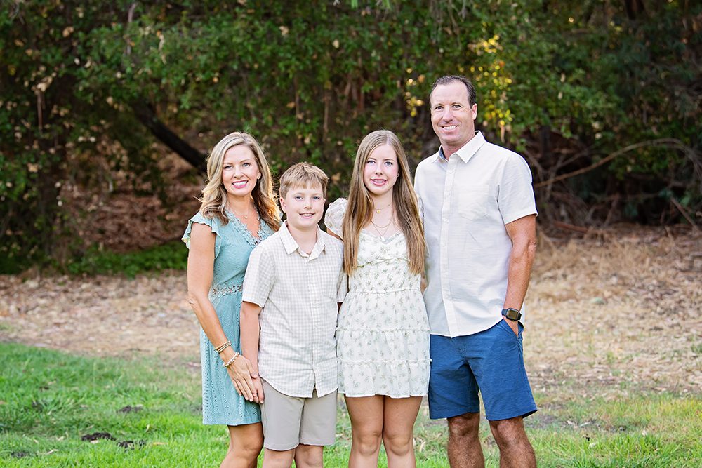 golden hour extended family portraits at Vasona Park