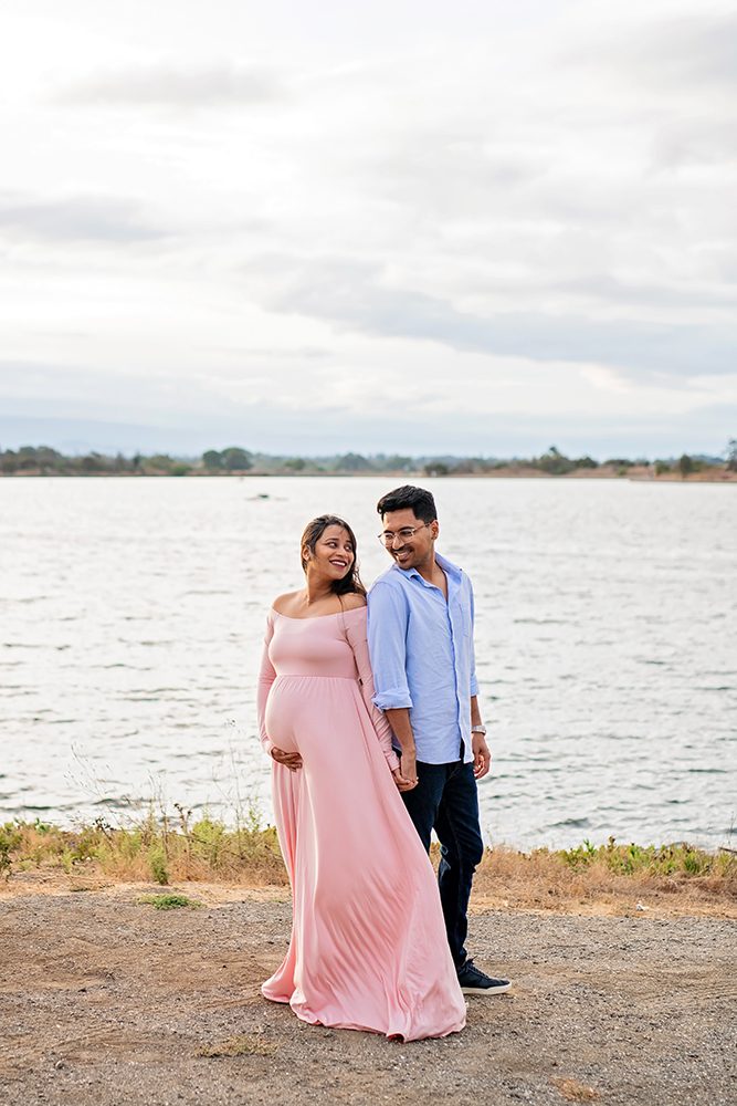 evening maternity portraits at Shoreline Lake Park