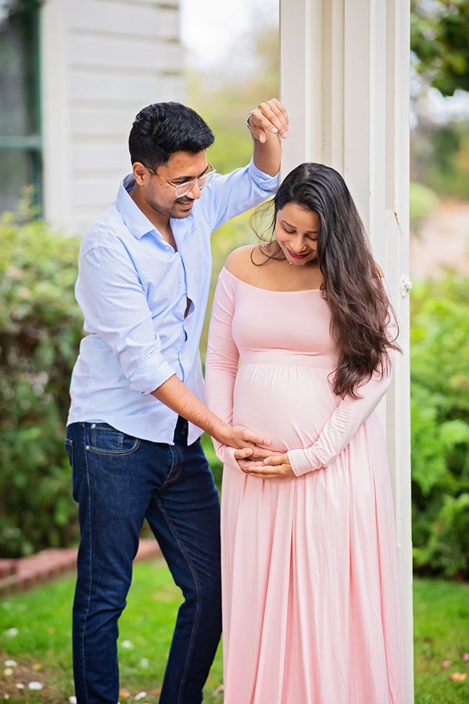 evening maternity portraits at Shoreline Lake Park