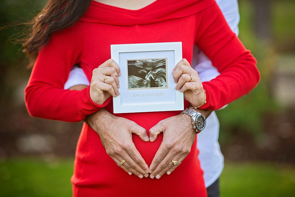 Is Red a Good Color to Wear for Maternity Portraits