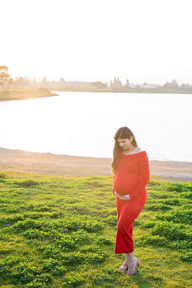 Is Red a Good Color to Wear for Maternity Portraits