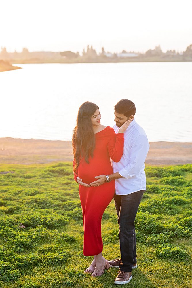 Is Red a Good Color to Wear for Maternity Portraits