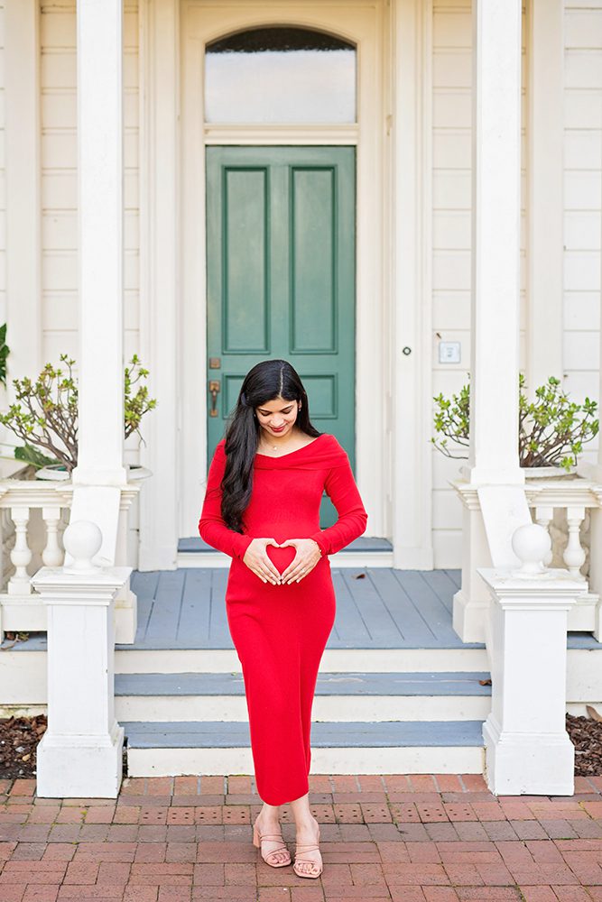 Is Red a Good Color to Wear for Maternity Portraits