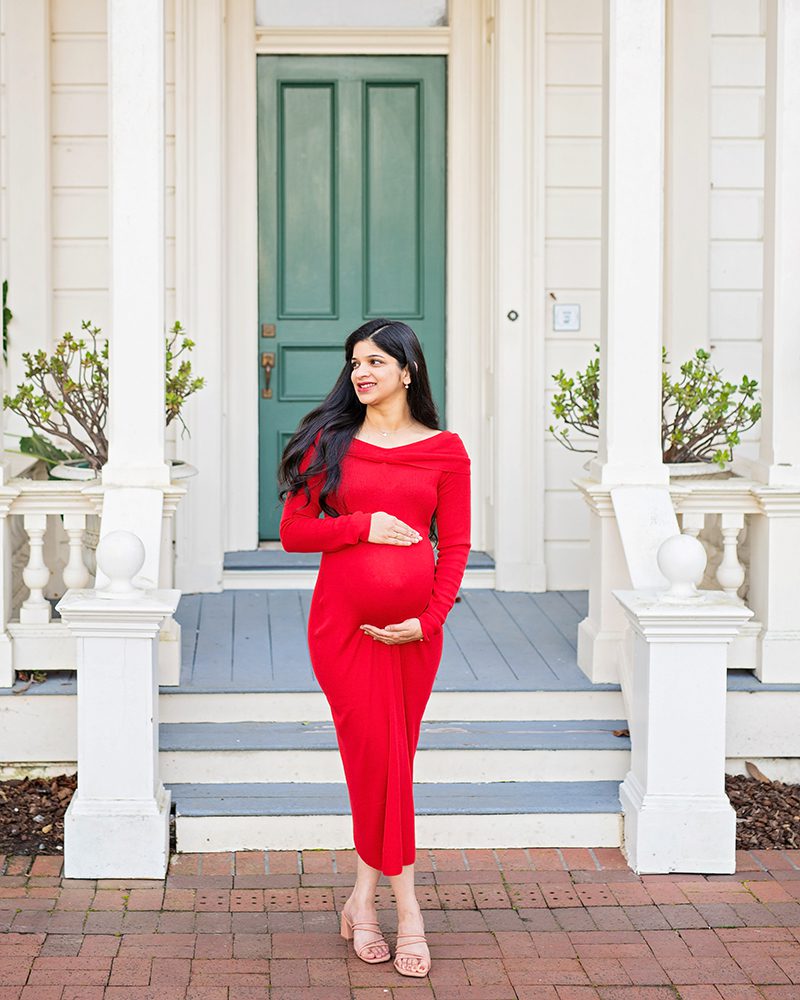 Is Red a Good Color to Wear for Maternity Portraits