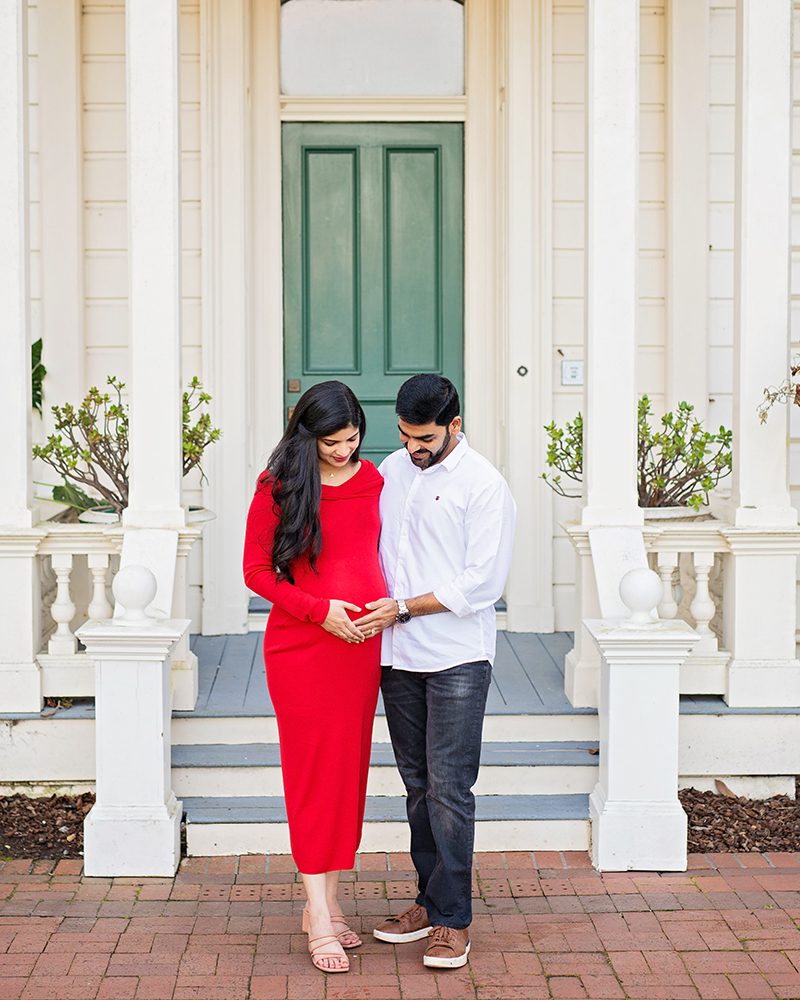Is Red a Good Color to Wear for Maternity Portraits