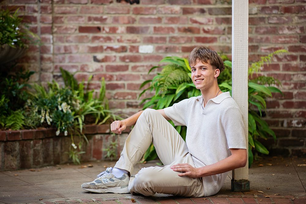 senior portraits at the Elizabeth Gamble Garden