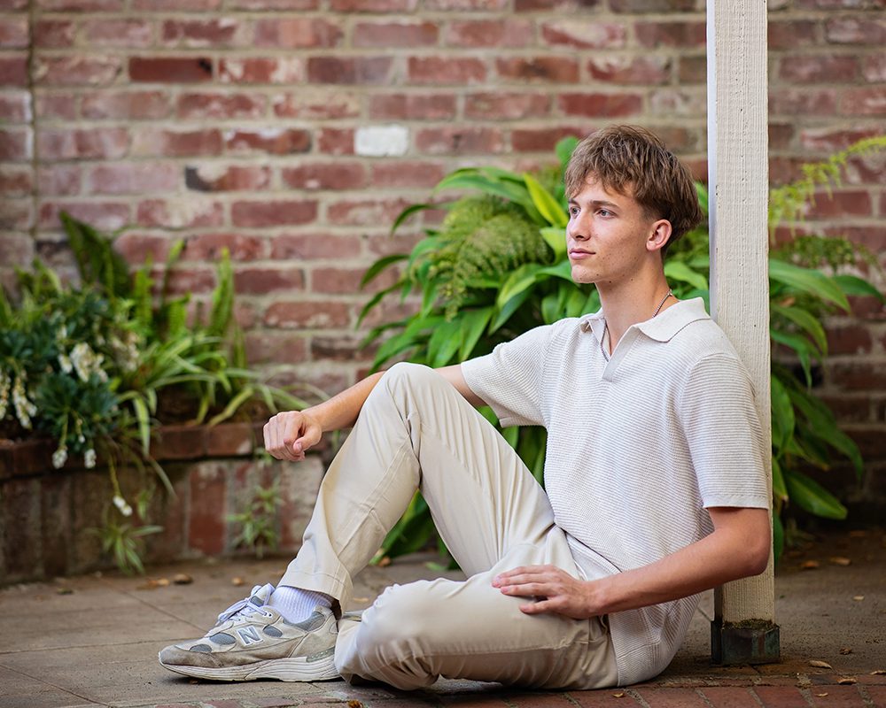 senior portraits at the Elizabeth Gamble Garden