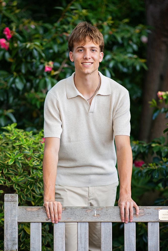 senior portraits at the Elizabeth Gamble Garden