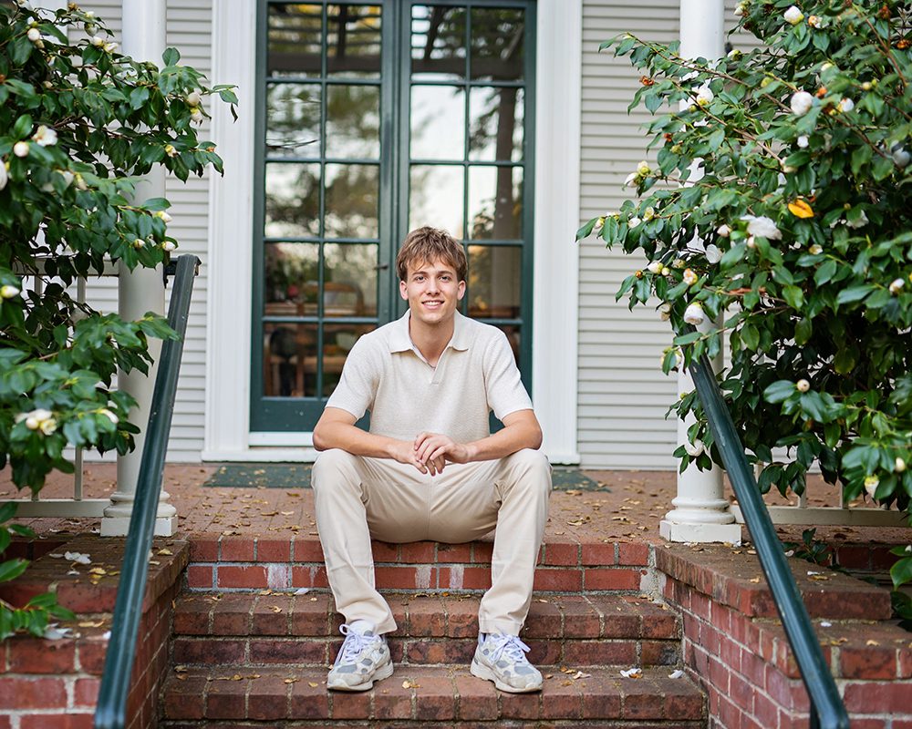 senior portraits at the Elizabeth Gamble Garden