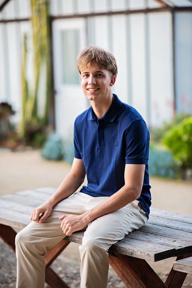 senior portraits at the Elizabeth Gamble Garden