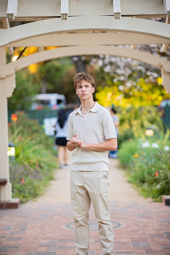 senior portraits at the Elizabeth Gamble Garden