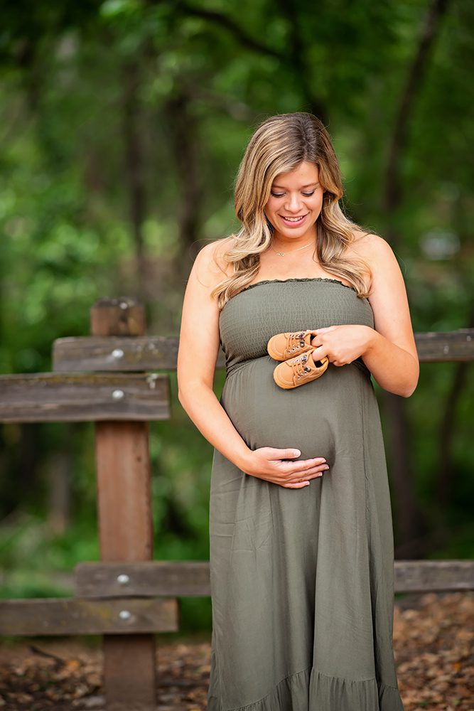 fun and candid maternity portraits at Vasona Park