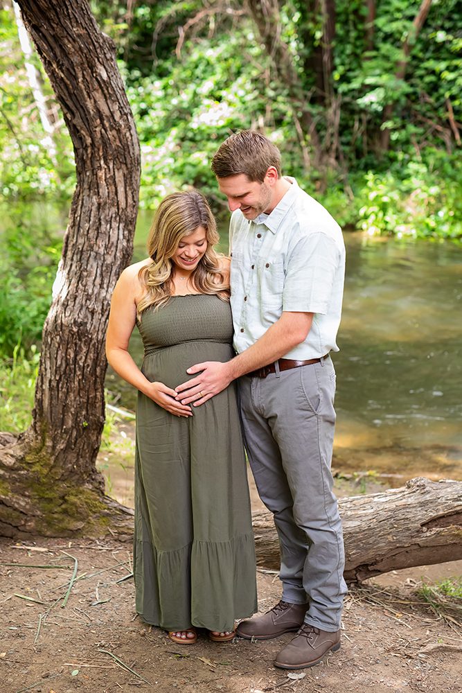 fun and candid maternity portraits at Vasona Park