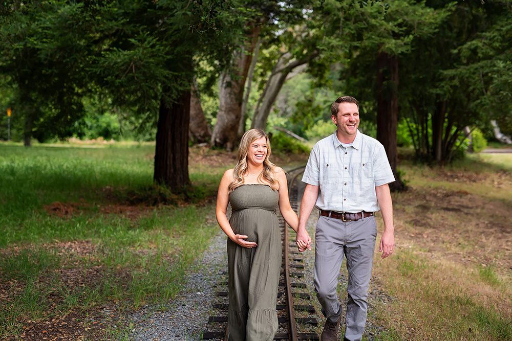 fun and candid maternity portraits at Vasona Park