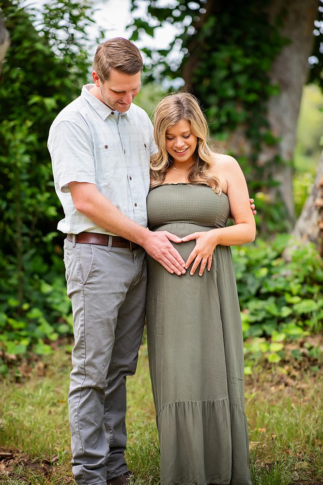 fun and candid maternity portraits at Vasona Park