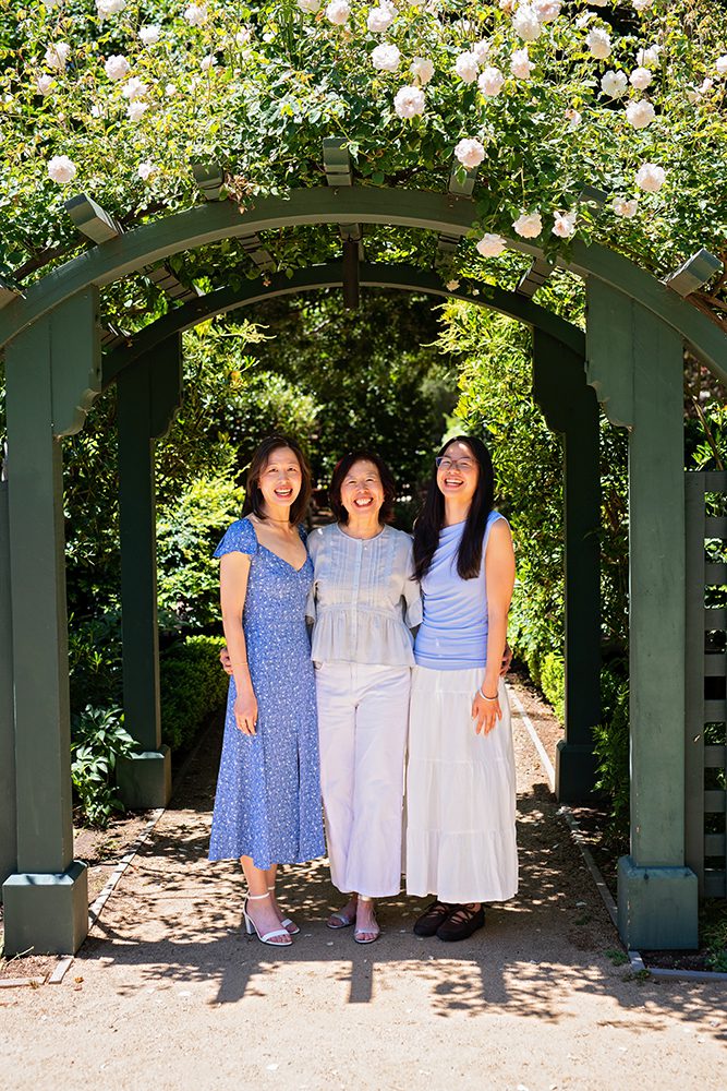 afternoon family portraits at the Elizabeth Gamble Garden